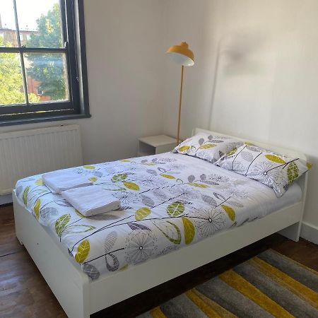 Double Room Лондон Екстер'єр фото