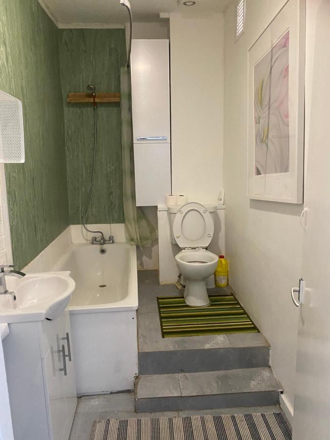 Double Room Лондон Екстер'єр фото